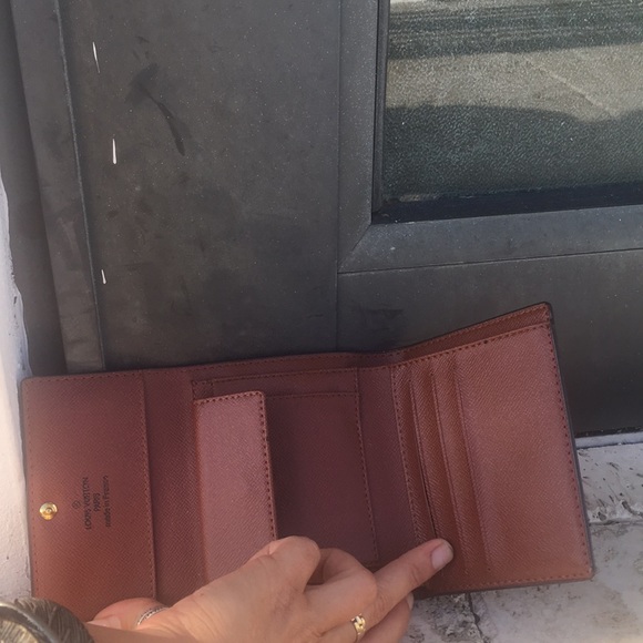 Louis V Womans mini Wallet - Picture 6 of 8